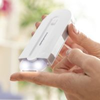 XV0vXVV4dgAQJC Nabíjací mini holiaci strojček s LED svetlom Epiluch InnovaGoods